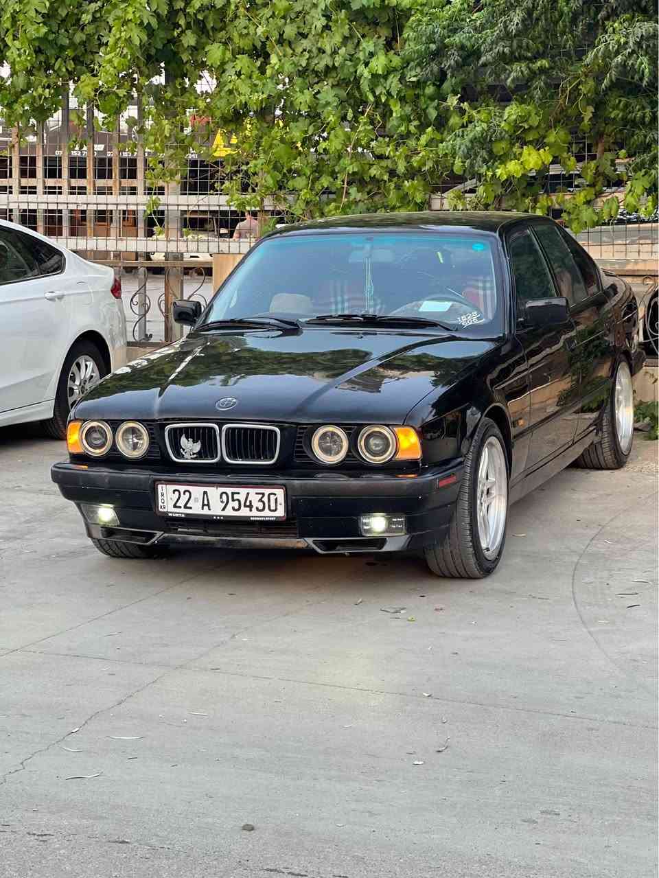 BMW 1995   520 بیلاد عادی 
سەنەوی رەقم تازە 2031
عام بۆیاخ بۆ جوانی بێ لێدران 
تەبریتوو گێرو مەکینە بەشەرت 
سعری 58 مەجال 
*********** شمشمل, السليمانية

