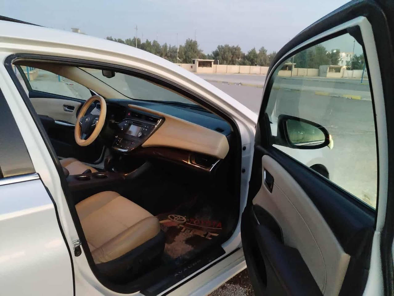 افيلون ٢٠١٣ رقم بغداد دولي خليجي فول مواصفات واحد على واحد داخل ملكي بردة خلفية حساسات امامي خلفي كاميرا كشنات تدفئة تبريد ضرر جاملغ وبنيد بدون دواخل و بدون آير باك سيارة نضيفة جدا
سعرها ١٦٨ ورقة

***********
