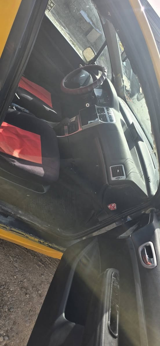 بيجو ٢٠٠٦ رقم كركوك سنويه عاج صاقطه كير محرك كورلا بل شرط نقابه صفر بطاقة بانزين بيها للبيع السعر ٣٢ مكان السياره كركوك غير متواجد عل فيس اتصل على الرقم رجاء ***********
