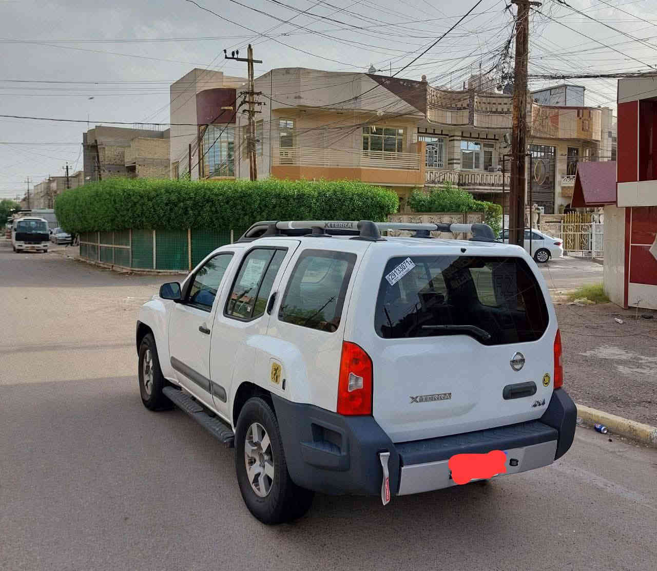 ‏السلام عليكم 
‏نيسان اكستيره وارد امريكي موديل 2011 لون ابيض فول مواصفات سياره احلا من الصور بهواي رقم بغداد دولي بسمي تحويل مباشر حادث جاملغ خلفي وصندوك سونار وياها ناشره صدر امامي خلفي جيد طخم تاير جديد سياره جاهزه مكينه 6سلندر 4000كير مكينه مكفولات تبريد ثلج فور ويل 4x4 منحدرات بلوجكترات بلادي بل قماره تحكم ستيرن جهتين غرفه نضيفه السعر95وبيها مجال بسيط الاتصال *********** مكان بغداد 
‏ بغداد
