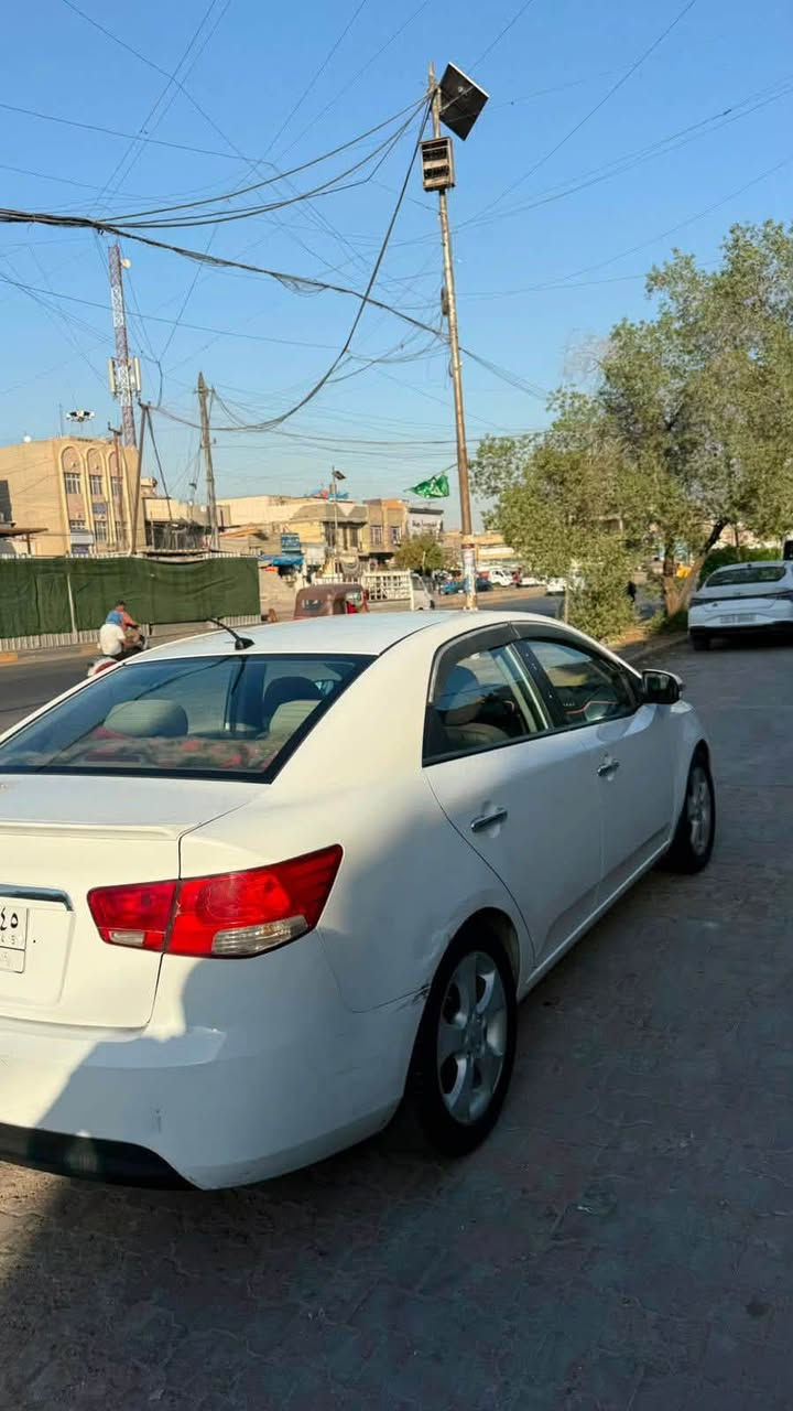سيراتو 2011 لون ابيض خليجي
موصفات نص فول 
مكينة وكير مكفولات 
بيهة قطعتين باب وجاملغ خلف الصدر  
بيهة بعض الملاحظات 
بيها منظومة غاز  
مكانها بغداد 
السعر (93) ورقة وبيها مجال بسيط
غير متواجد على الفيس 
الاستفسار الاتصال على الرقم
***********
***********
