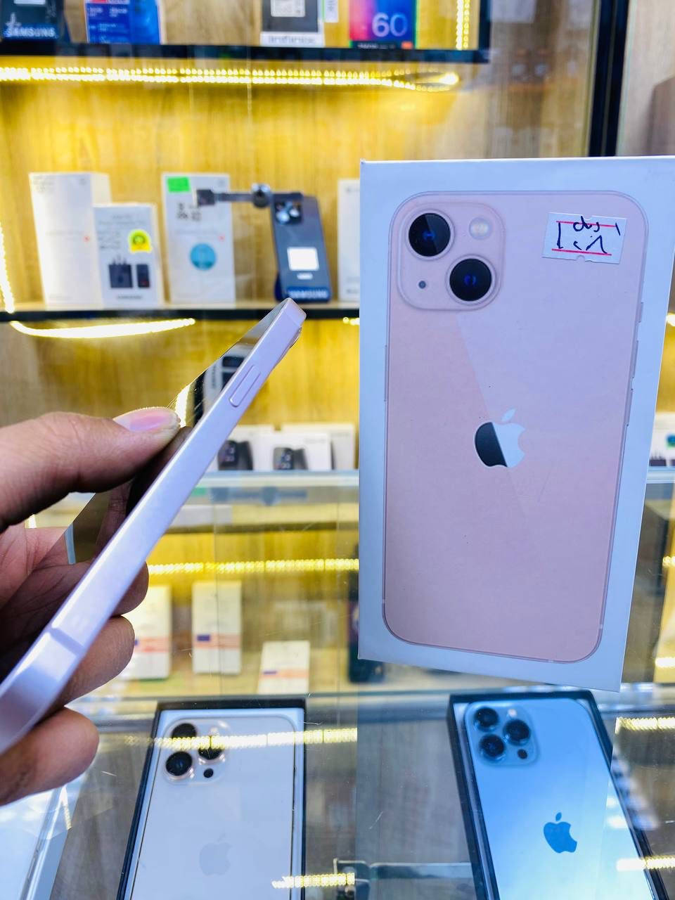 🌙🌙عروض شهر رمضان 🌙🌙
ايفون13 لون مميز  زهري  ذاكره  128 بطاريه91 🔋 نموذج M كارتون دبل سيم كارت( خطين) 
 ممبدل بي شي مع ضمان 5 ايام  نضافه 100‎%‎ زلغ ما بي وتر بروف كامل ملحقاته الجهاز نضافه كانما فاتحه من الكارتونه بلحاسبه كله نورمال  
متوفر خدمة توصيل بشروط اوليه جميع محافظات العراق 🇮🇶 
مكاني   كربلاء تحت جسر باب طويريج منفذ ابو حيدر للمبايل
☎️*********** 
سعر 475
