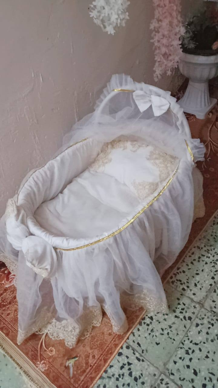 السلام عليكم غراض للبيع صوبه نظيفه ب60 الف كنفيره الحجم الكبير لمس وريمونت 3سرعات شغاله اوعلفحص نظيفه ب110الف سرير طفل نظيف معه الدوشك ب40الف كاروك نظيف كامل معه التول ماله ب25 الف مكانهن بغداد الدوره ابودشير *********** بغداد, العراق
