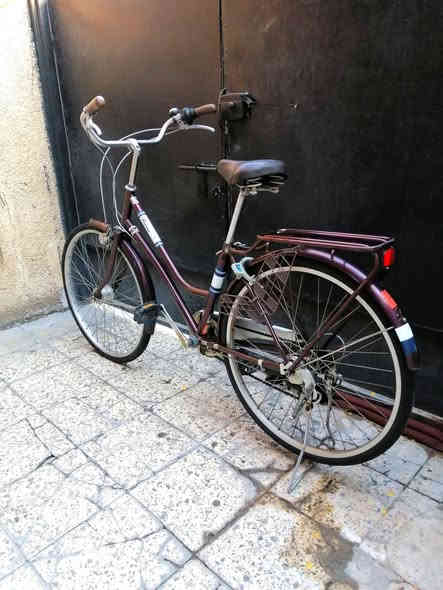 سلام عليكم
باسكل بناتي ياباني مال حاويه 
الحجم 26 كير وحساس قفل تاير 
مكاني بغداد حي الجهاد توصيل موجود
الشراي يتفضل خاص *********** واتساب
