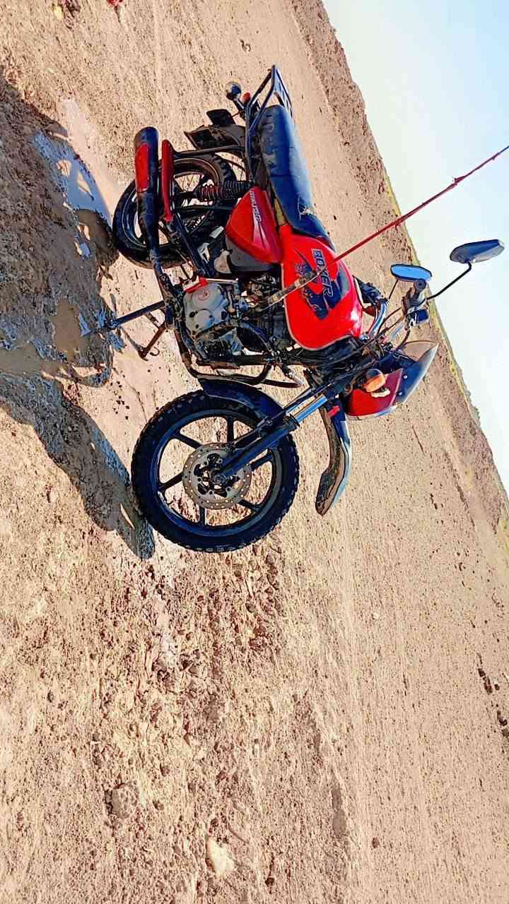 سلام عليكم دراجه بوكسر اللبيع موديل 21 كهربائيات كلها شغاله نكره سلف محرك ناعم شاصي مكفول دراجه نضيفه اوراق سعرها 750 وبيها مجال متواجد خاص الإتصال ***********
