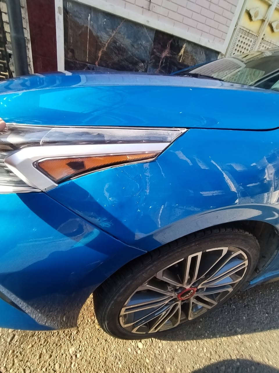 🚗 للبيع كيا فورتي 2024 GT Turbo –
(دخول جديد ذوي الشهداء) 
 أعلى مواصفات 🚗
🔹 الموديل: 2024
🔹 الفئة: GT (أعلى فئة)
🔹 المحرك: 1600 سي سي توربو
🔹 القوة: 201 حصان
🔹 القير: أوتوماتيك 7 سرعات DCT
🔹 شفتات تبديل بالستيرن (Paddle Shift)
⬅️ رقم بغداد وسنوية صادرة قبل سبوعين 
✨ المواصفات:
✔️ شاشة كبيرة تدعم Apple CarPlay & Android Auto
✔️ مقاعد رياضية GT
⬅️ تدفئة + تبريد بالكشنات
✔️ مكيف أوتوماتيك قطعتين
✔️ شاحن لاسلكي
✔️ كاميرا خلفية + حساسات
✔️ أنظمة أمان (نقطة عمياء، مانع تصادم، كروز كنترول)
✔️ جنوط سبور + تصميم رياضي مميز
✔️ قيادة رياضية وتحكم كامل عبر شفتات الستيرن
✔️ السيارة اقتصادية وقوية بنفس الوقت
📌 الممشى: 46 مايل فقط
📌 الحالة: نظيفة جدًا 
📌 الضرر: تبديل بنيد ودعامية وتكحيل بالجاملغ فقط (لا يوجد أي ضرر آخر) الشواصي سليمات والبراكيت نفسه يعني حادث سطحي صور الحادث مرفقة مع المنشور  
💰 السعر: (155$) وبيها مجال قليل 
📞 للتواصل: (***********)
