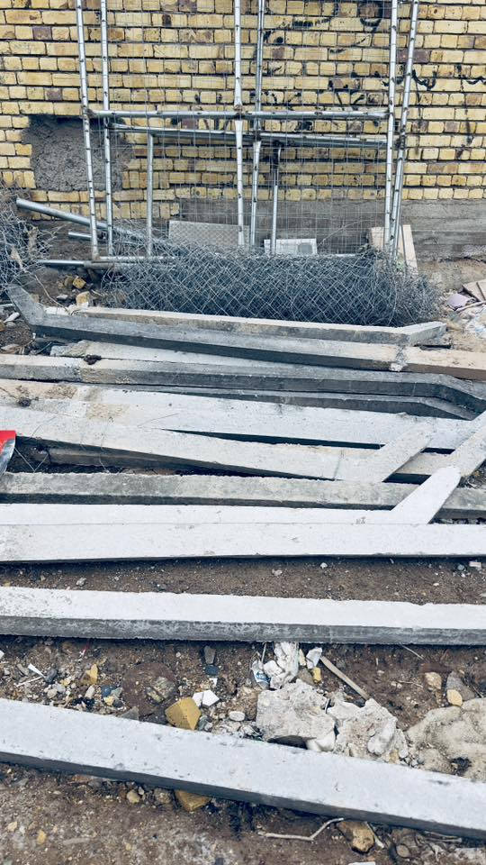 Prcللبيع نضيف صار شهر من تنصب يحتوي على بابين باب اربعه متر طلاكتين وباب متر طلاكة واحدة سمك السيم 2.7عرض   
الفتحة مال السيم 9س كامل ملاحقاتة من دنك كونكريت 
بسعر مناسب جدآ التواصل الاتصال على الرقم ***********
