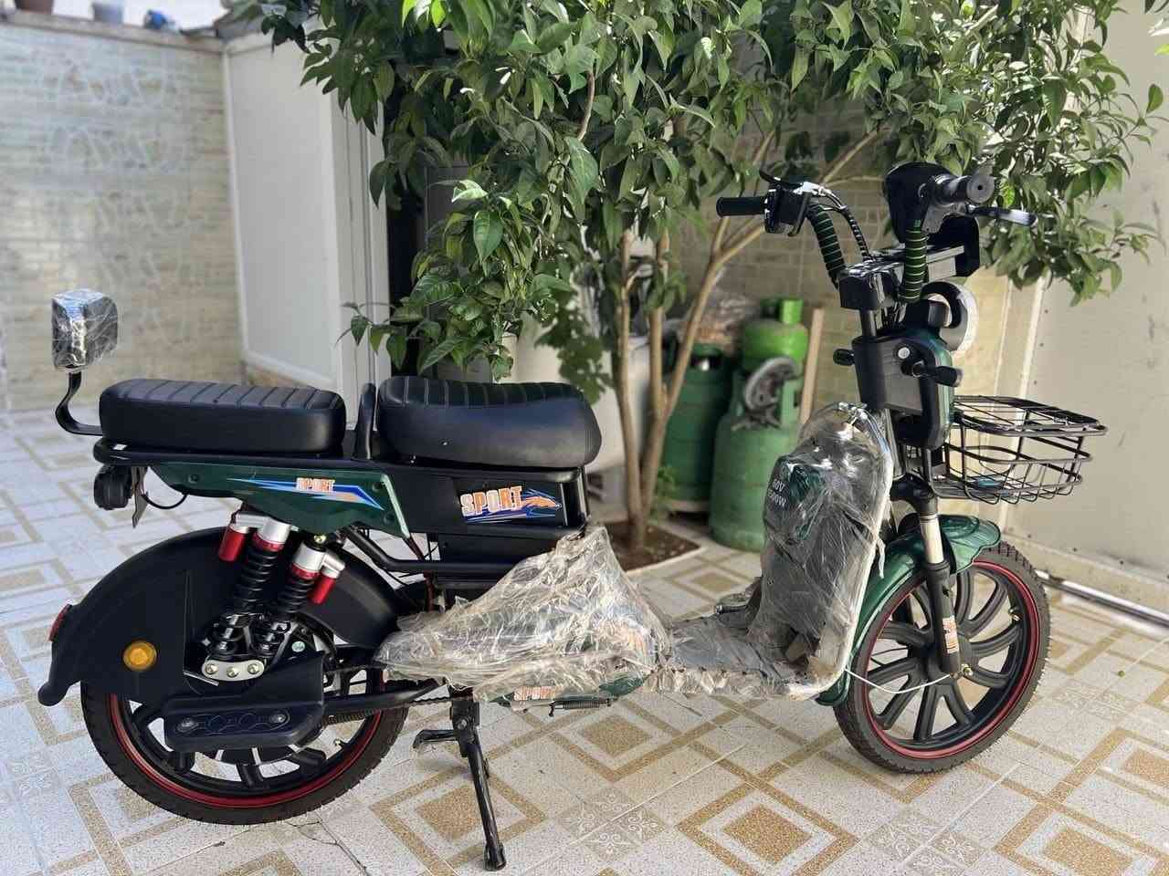 پاسکیل شەحن بۆ فرۆشتن 
مۆدیل 2025 ،حەجم گەورە 
زۆر کەم ڕۆیوە و زۆر خاوێنە ، کامل ئەشیای بیلادی لەگەڵە (ئاوێنە و پەیدان)
لایتی و فلاش، بلوتوس کامل مەزبوتە .
نرخ لە کۆمێنتە


**إذا كنت صاحب هذا الإعلان وتريد حذفه لأي سبب، رجاءا أرسل رسالة إلى الدعم الفني**