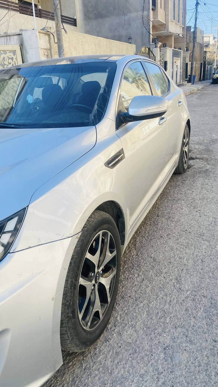 السلام عليكم للبيع كيا اوبتما 2012 خليجي السياره مكفوله من الصبغ فقط بارد بالجاملغ عكس السايق و كير محرك مكفول لا تنقيص و لا تبخير السياره فول مواصفات بصمه و بصمه ابواب و تبريد قطعتين بانوراما جلد السياره بحاله جيده 
معروضه ب 125 و بيها مجال العنوان بغداد / الاعلام 
الاتصال ***********
