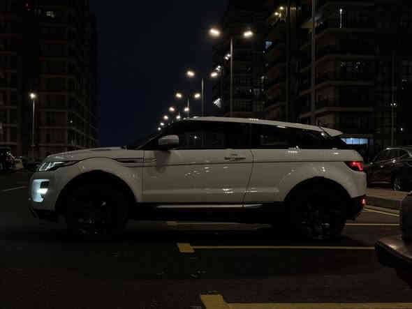 سلام عليكم للبيع 
رانج روفر ايڤوك 2012 رقم بغداد
وارد خليجي وكاله سردار
فول مواصفات
تبريد قطعتين
حساسات امامي خلفي
كشافات ضباب امامي خلفي
محرك 2000 Turbo
اوتو بارك
اوتو ستوب
اوتو سايد بريك
كشنات جلد
كشنات كهرباء كشنات ميموري
مراة قلاب عند تغير الكير الى الوراء
قمارة بانوراما كاملة على طولها
مري شفط
ويل كب حجم 20
اشارات بالمراية
اربع انظمة قيادة طيني صخري صحراوي عادي
مانع انزلاق ومانع تزحلق
مانع انحدار جبلي
نظام سبورت للتسارع مع شفتات للقيادة خلف الستيرن
نظام كروز سرعة للطرق الخارجية مع امكانية القيادة باليد للبانزين والسرعة بدل استعمال الارجل
نظام التحدث مع السيارة للتحكم بالاوامر الصوتية للرايدو والمسجل
تحكم ستيرن كامل جهتين
السعر ١٤٣وبيه مجال بسيط للشراي
للاتصال ***********
            ***********وات ساب
