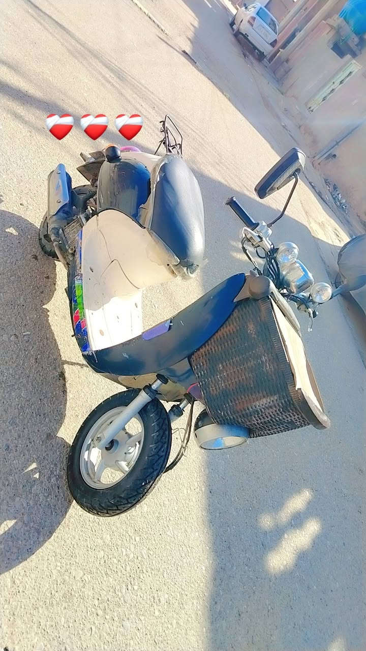 سلام عليكم البيع او مراوس ياماها فينو محرك ناعم شغال  نضيف اشاير هورن كله  العنوان ديالئ المقداديه لاتصال عل الرقم ***********
