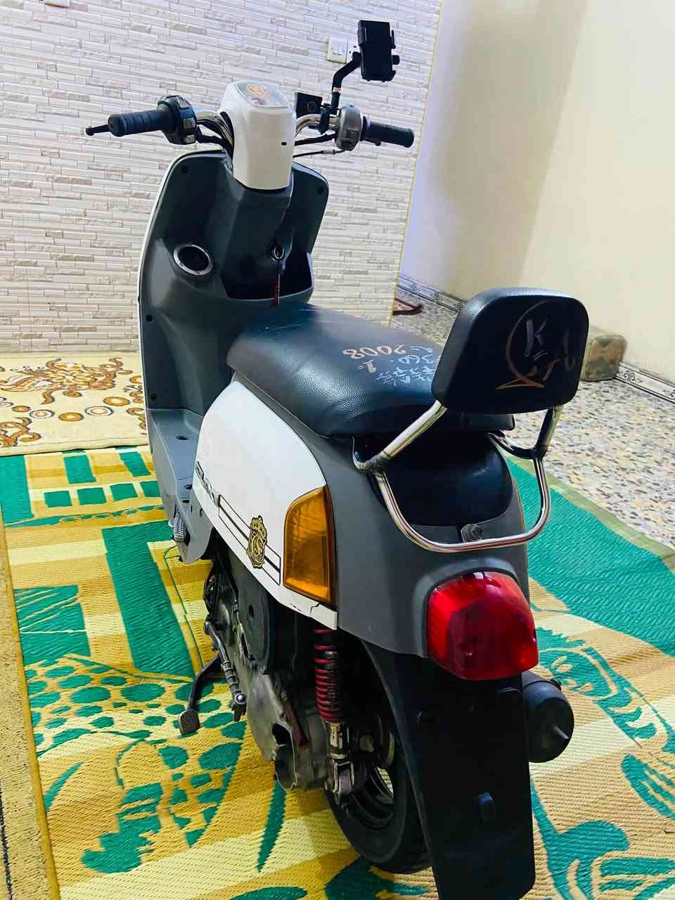 السلام عليكم ماكس بوليس كابريتر مديل 2008 كفرات وداخل تجاريات مكينه تخبل شلعه معدل انضربت بيها من كدام وصار بيها شويه عواج بلستيرن وبيها نقوصات بسيطه السعر 425 وبيها مجال بسيط عنواني بلديات *********** مكلف بلنشر

