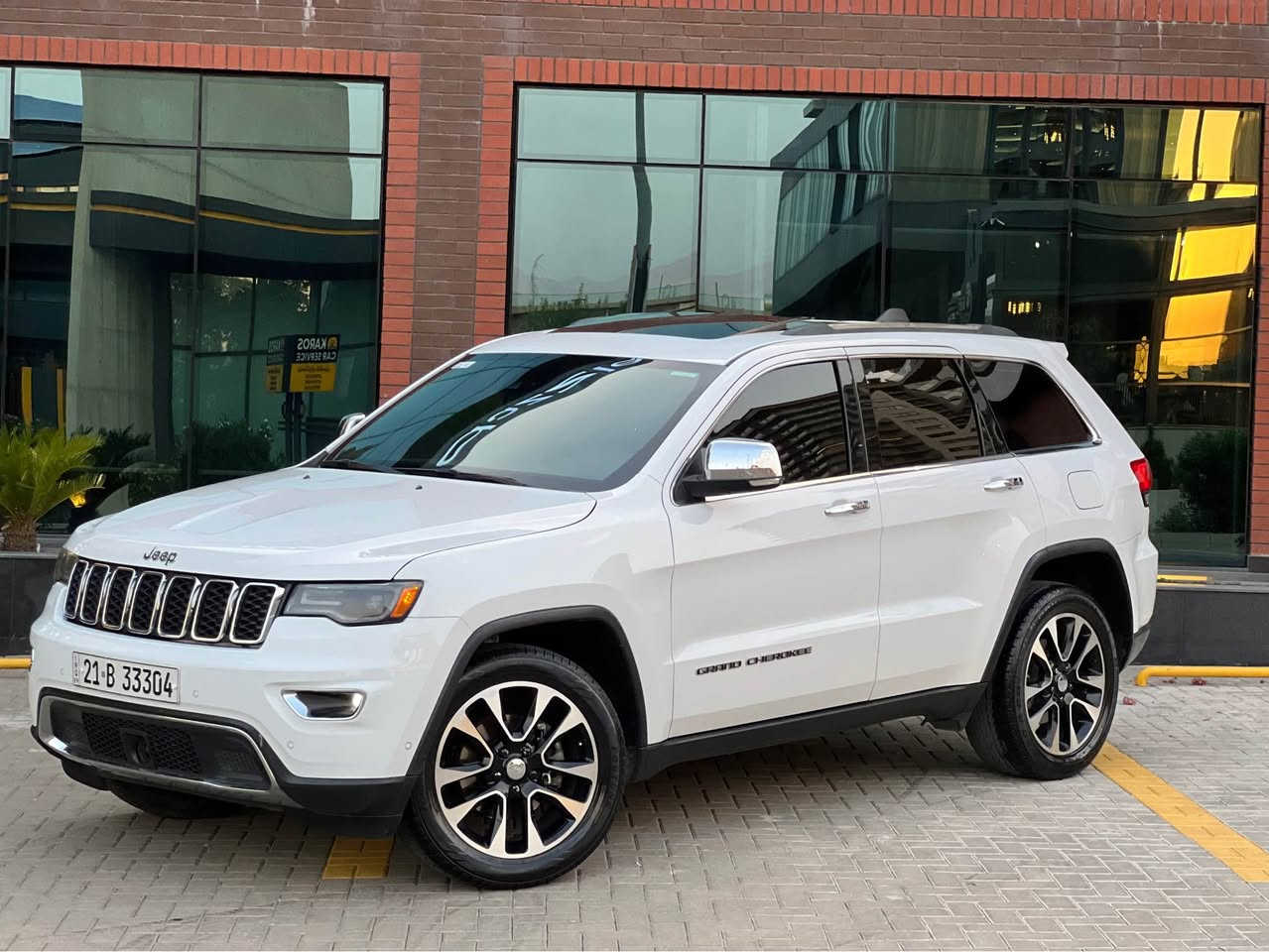 ‎‏grand cherokee limited 2018 V6  49,000 

سعر 259$ بیها مجال 

رقم تلیفون:***********
‎‏‎اللَّهُمَّ صَلِّ عَلَى مُحَمَّدٍ وَعَلَى آلِ مُحَمَّدٍ

‎🔹  گراند جیروکی لمتد پڵەس کلین تایتل 2018

ڕادار کبیر-اوتو پارک-اعلا فئە مواسفات  

‎🔹محرک 6 سلندر
‏‎🔹 بسمطين+فرشات بيلادي مجوود 

🔹49,000 الف ماشیة📦

‎🔹 مكفولة كفالة عامة 
‎‏‎ بدون صبغ .بدون رصعات،بدون بارد ،بدون حتى شخط
‎‏‎ ،رمل مابي ،دعامیات بدون صبغ بدون تکحیل بقية كلها بشرط

‎🔹فول فول مواصفات
شاشة كبير لمس كاميرا حاسة
بسمطين
کشنات حار و بارد 
رادار 360 درجە 
ستیرن حار
مرائی رادار 
کارپلەی
اوتو پارک
ئوتو ستارت/ستوپ 
‏‎بانوراما 
‎كشن جلد كشن كاراباي 
‎بصمة تشغيل عن بعد باب جاك ليد زينون 
‎تحكمات ستيرن دبل فوليوم فورويل هوك
‎سيارة بها 2 بصمة من شركة جديد جدأ 
‎سيـارة عل نظافتها احسبها صفر زيرو

 ‎‏‎تخم تاير الاصلي جدید🔹
کل سیرفس جدید 

‎‏‎محرك كير بشرط مامفتوح 🔹
‎‏‎سيارة حيل نظيفة كلشي عل بلاد لوك
‎‏‎ سنوية زنكة كلشي جديد
‎‏‎باسمي السنوية بشرط تحويل و خرامة 
‎‏‎سيارة مابيـها دينار مصرف كامل من كل نواحي
سیارە بسمی 
‎نفسي يوم /تحويل حاظر 
‎مکان /داخل سليماني

‎رقم تلیفون ***********📱📞 السليمانية, العراق
