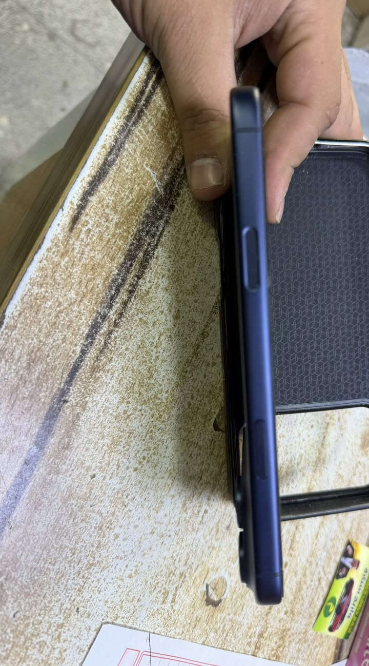آيفون البيع كامل ملحقات الجهاز نضيف ذاكره 256
بطاريه 100 مشحون 141 مره السعر 1800 المكان بغداد ***********
