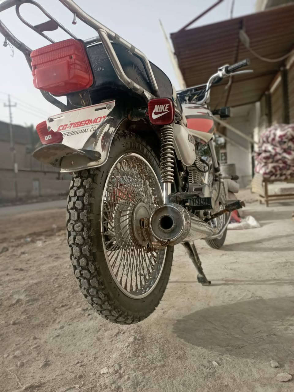 السلام عليكم دراجه تايكر للبيع اوراق اصوليه موديل 21 دراجه جاهزة $& ***********.     ) السعر 400 وبيها مجال
