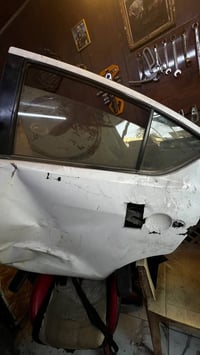 باب سيارة • كل الغراض كاملة • ما بيهن شي