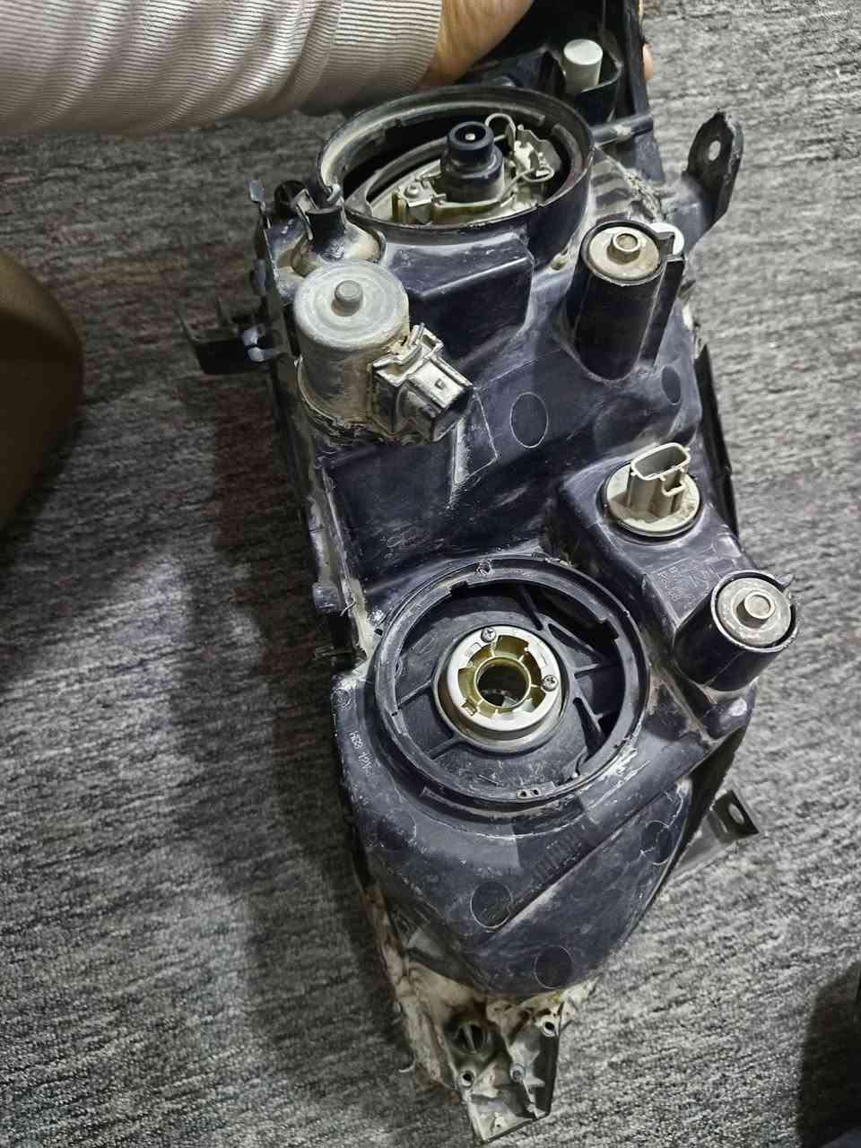 زوج مازدات افلون من 2006 إلى 2010 مستخدمات وحده منهن مكسوره جامتها والثانيه سليمه  ياباني اصلي كاملات سعرهن 70 ثنينهن بيهن ختم تيوتا
***********
