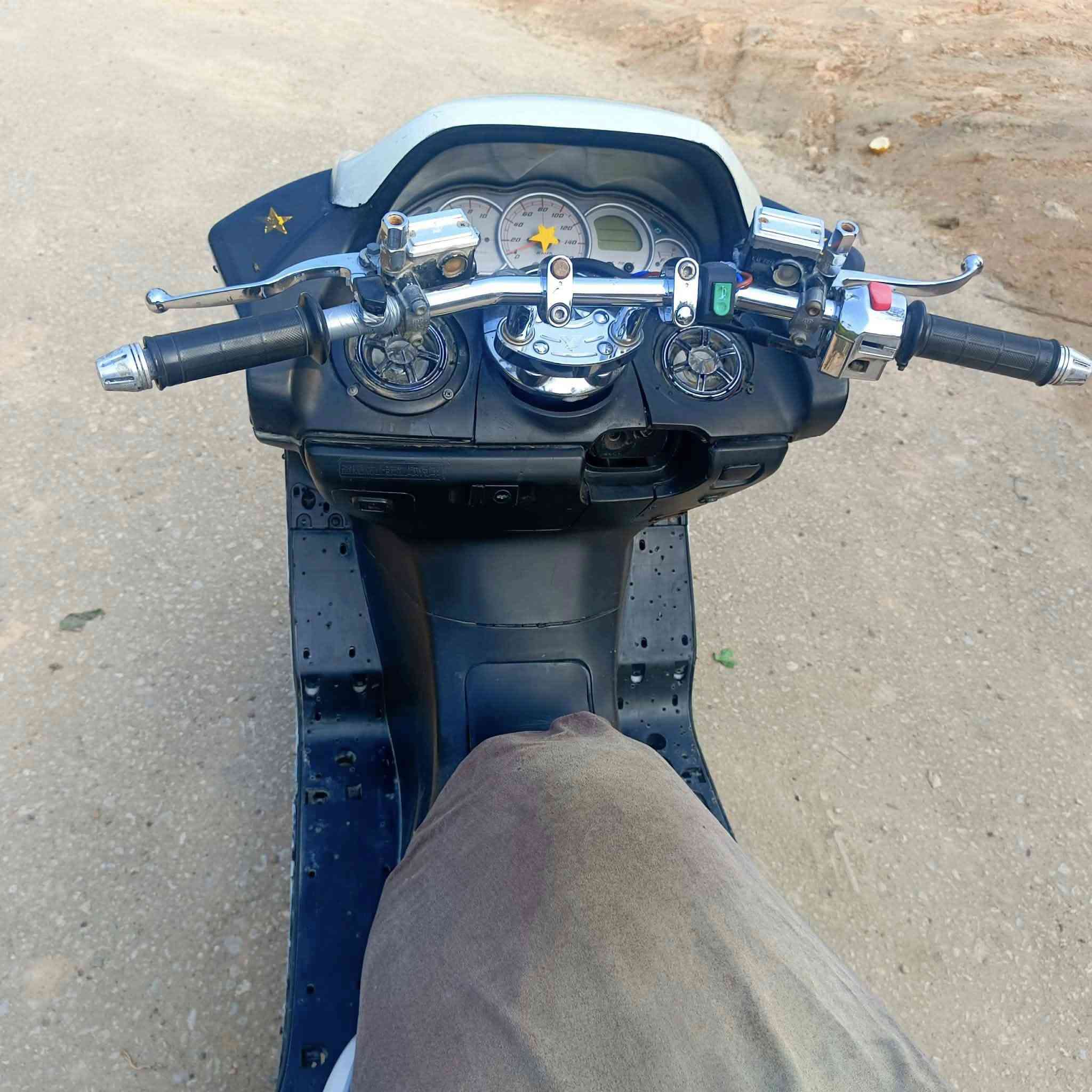 اسلام عليكم دراجه ماجسته 2006 محرك مفتوح كهربائيات شغاله عوزهه بريك وره سكان رياضي. تاير وره رياضي السعر 300وبيهه مجال للطيبين المكان كوفه اتصال ***********متواجد فيس بوك
