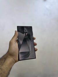 السلام عيلكم s24  الترا للبيع لون اسود تيتانيوم ذاكرة 256 بعدة بالضمان...