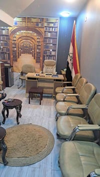 ٨ كراسي • ميز مكتبي • بلازما ٣٢