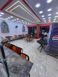 للبيع مطعم موقع الشعب شارع عدن  الوجهه 6 متر  والنزال 15 موقع مميز ديك...