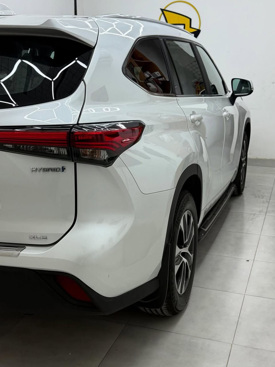 السلام عليكم .. للبيع . تويوتا هايلندر ٢٠٢٣

فئة XLE

لونهة ابيض

المحرك ٢٤٠٠ توربو 

فول مواصفات 

توقف ذاتي

تبريد مركزي

تدفأة بالكشنات
فتحة 

بصمة

كشنات جلد 

6 راكب

رادرات جانبية + اشاير مري 

كراسي كهرباء

شاشة جبيرة + كامرا 

تبريد شاشة
تعديل مسار 

تحديد سرعه 

صندوك كهرباء

ماشية 60الف كيلو متر 

رقم بغداد باسمي تحويل ثاني يوم 

للاستفسار  ‭0788 208 8821‬ واتس اب
او علق برقم 1
