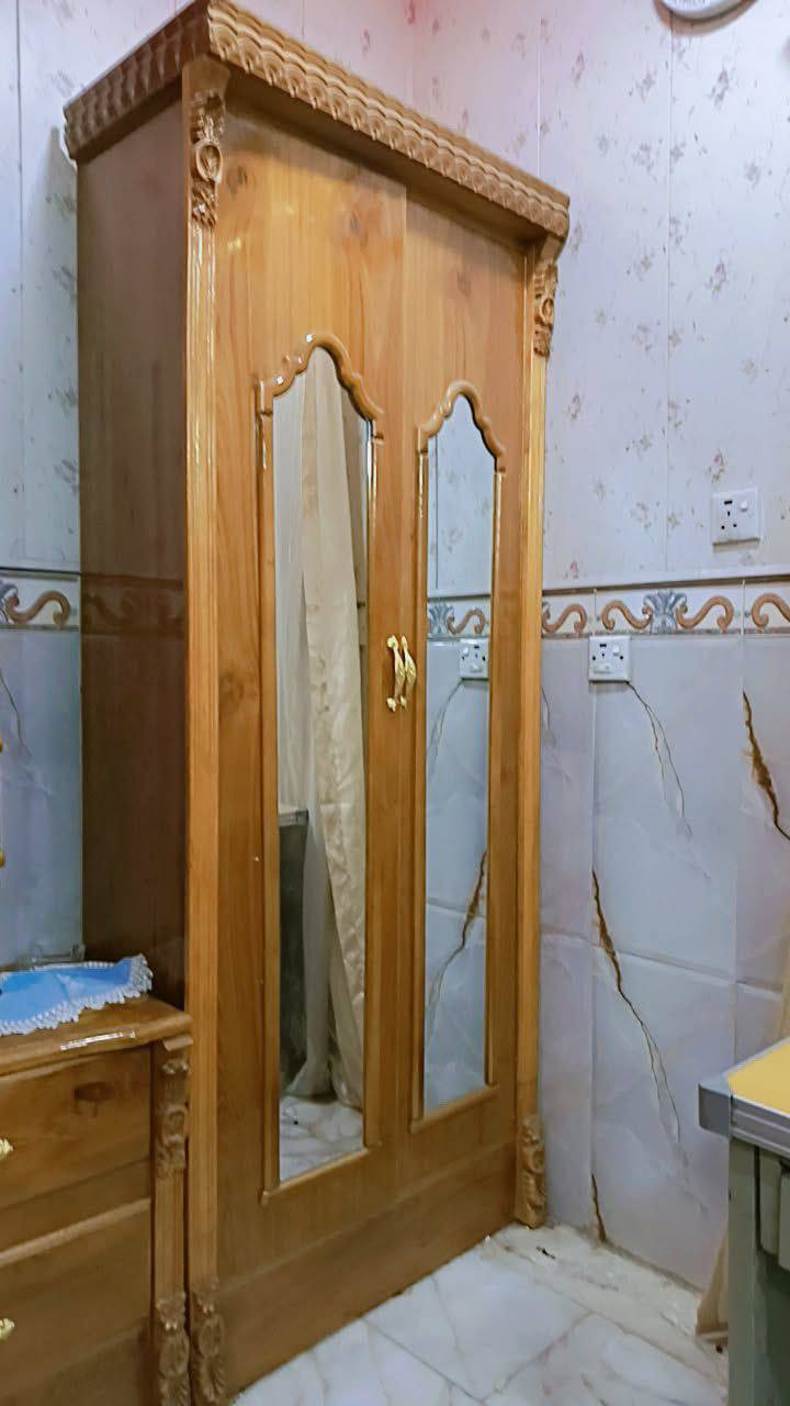 للبيع سعره مليون و100 اتصل ***********
