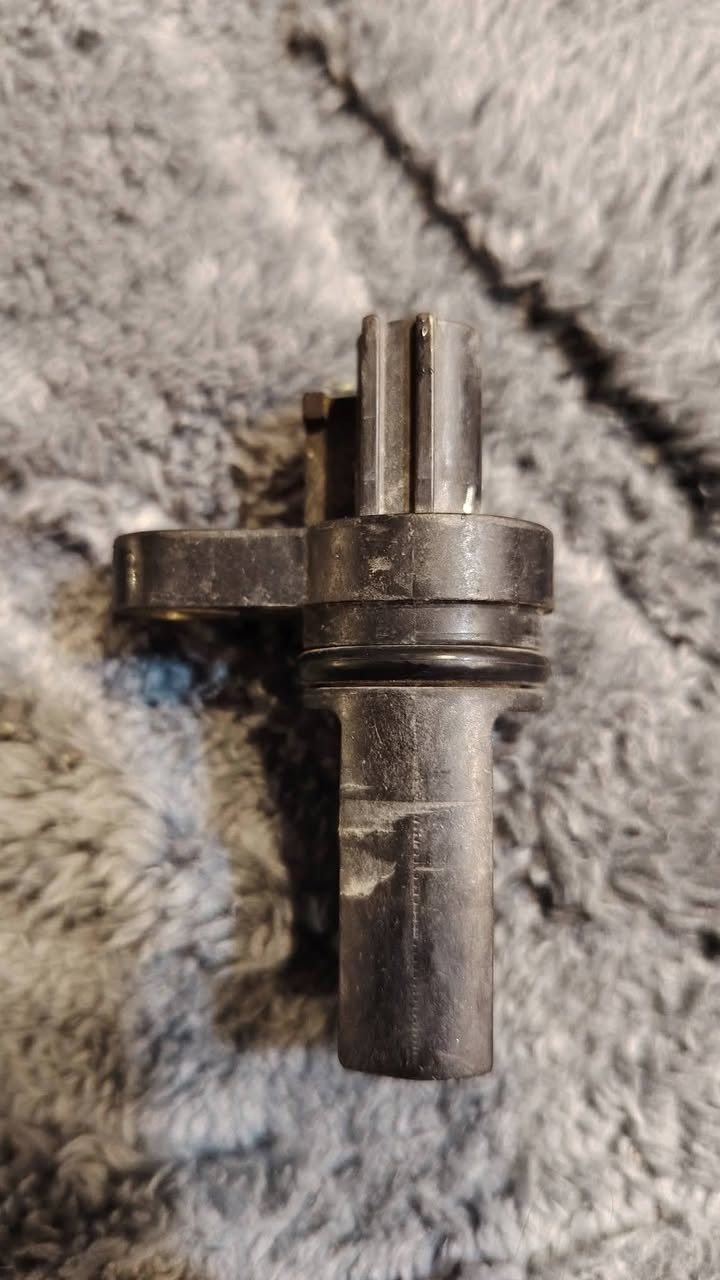 عندي هاي الغراض مال نيسان اكستيرا 2009
عبوة مال فيول بمب اصلي مال كصة 

قارئ اقراص جينجر 6 اقراص اصلي مال اكستيرا 2009 

وعندي هذا الحساس بس الحساس 

اخوان الغراض موجودات تفحص وتاخذهن امانة الله اني العبوة اخذتها شغالة وخليها وجنت ضامها وهسه لكيتها ودابيعها اتريد افحص واخذ واني حاضر والمسجل نفس الشي جان شغال واني فتحته وشديت شاشة وظميته وهم هسه لكيته ودابيعه هوا والحساس قيم بالي يرضي الله  ...    ***********
