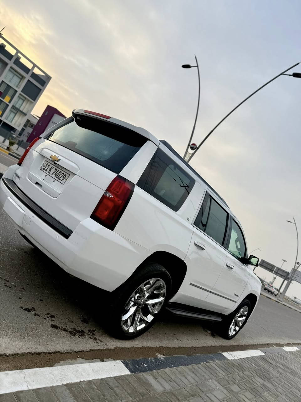 الـسـلام عـليكـم شوفرليت تــاهـو
موديل 2015 خليجي وكـاله المنــصـور 
رقم بغداد نكليزي بسمي سنويه لـلــ 2031
كفاله من الضربه وتبديل وصبغ ماعدا بارد 
محرك وكير بشرط مامفتوحات  ماشيه 120KM
مواصفـات LT  فتحه سقف كشنات جلد قاصه
 صندوگ كهرباء   السعر 295 وبيه مجال بصيط 
   رقـــم الــهـاتـف: ***********
