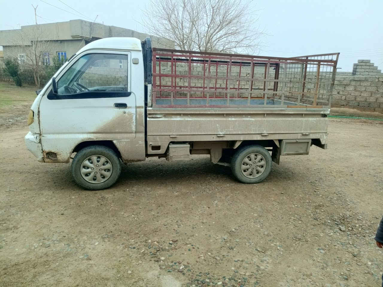 السلام عليكم 
فاو 2006نضيف محرك كير جدد
طخم تواير جديد صدر جديد 
سياره جاهزه ماتحتاج مصرف 
مكاني شرقاط قريه شكراً 
***********
