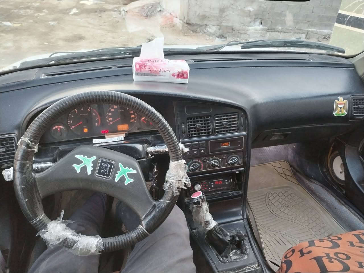 السلام عليكم اخوان
للبيع بيجو روئ 2009
مكينه وكير وكسل حلوات
بديها شوف العين
رقم الماني مداور ثاني يوم
غرامات مصفره هيئه 500
سياره عوزه ترتيب مثل يدات بيبان او غيرها
مكينه بيها جبنه بكره فقط
السعر 10
مكاني نجف مطار
***********
