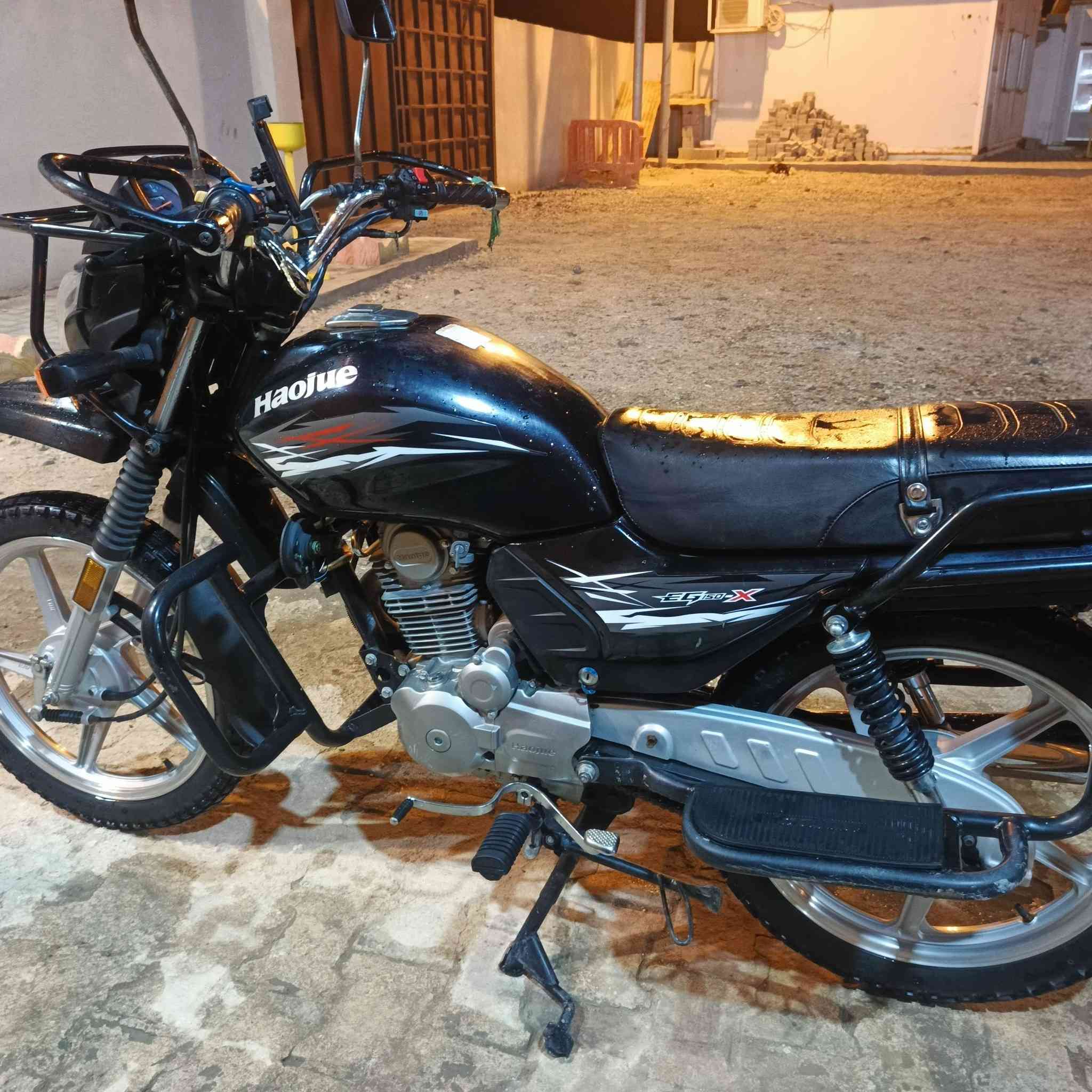 السلام عليكم دراجه للبيع نوع هاوجي دراجة رقم وسنوية باسمي مديل 2023 مكفولة كفالة عامه من عطلات ومن فتح محرك وكل شيء السعر مليونين وربع 2,250 وبخدمه الشراي مكاني بصرة قضاء الدير رقم الهاتف ***********
