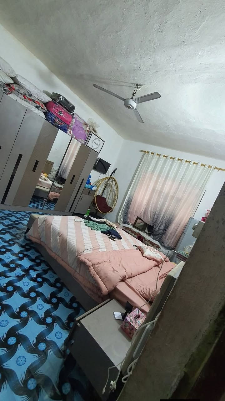 [[بسم الله الرحمن الرحيم]]
🏡     🏘      🏚 

#يوجد_بيت_للبيع

#العنوان  الفلوجة 
#المنطقة حي الرسالة // قرب مدرسة رام الله 

✅المساحة : 250م
⬆️ الوجة : 12.50م
🏞️النزال : 20م
 
غرف 5
استقبال 
صالة
مناور 
مطبخ
صحيات 
الارضية سيراميك 

                       #بناء 🧱 : طابوك 
      
     #شارع 🏞️⬆️⬆️ : 20 م كامل الخدمات من تبليط مدارس اسواق 

  #السعر_محدد_من_قبل_البائع 
    
        
        ⚖️⚖️   نوع الملك : طابو صرف تحويل مباشر  🏙 

            #السعر💰💸:  170 مليون 

__________________________________

للأستفسار⛔🖲️ : مراجعة 
🥇#مكتب_الرافدين_للعقار 🥇
العنوان شارع المنجزات تقاطع جامع التقوئ مجاور محطة المتميز المركزية لغسيل السيارات 🚗🚖
__________________________________

#ملاحظة//📋📑 اذا لديك عقار تريد تعرضة للبيع او تريد تشتري عقار قم بمراسلة الصفحة او اتصال على لارقام الموجودة+ واتساب
            
         #للأتصال_او_واتساب 📞  ***********
         #للأتصال_كورك.   📞.      ‏‪***********‬‏

#بيع_وشراء_الدور_السكنية_والزراعية_العقارات_في_مدينة_الفلوجة #مكتب_الرافدين_للعقار_بيع_وشراء_العقارات_بسعر_مناسب
#عقارات_الانبار_الفلوجة
