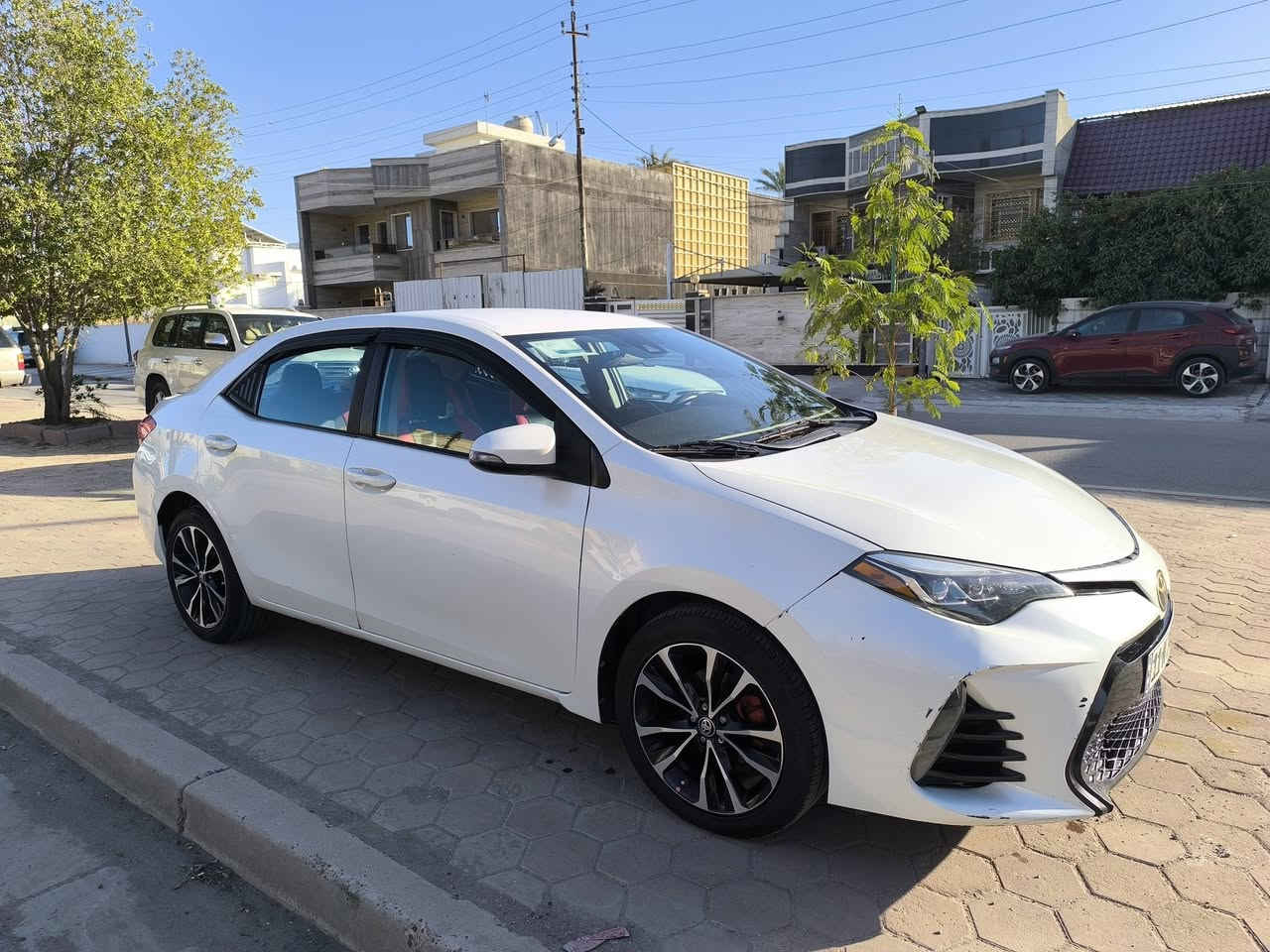 سلام عليكم شباب للبيع كورولا Se 2018 كفالة محرك وكير وحجر بيئة ورادار  سنوية باسمي تحويل ثاني يوم
حادثها بيبان ثنين جهه الراكب متبدلات ومصبوغات قطع 
السيارة جاهزة من كل نواحي من صدر ومشط ستيرين وتخم تايرات وباتري ابو ضمان ومتغلفه ارضية وكشنات وارضية صندوك بالنواب 

بيها ملاحظات بسيطة شخوط بالدعامية الامامية وحالوب جدا خفيف بالقمارة وبيها كلير من امريكا بسيط جداً حتى ماينحسب قطعة يم علامة تويوتا الي بصندوك 
السعر 145 وبيها مجال 
مكاني بغداد حي الجامعة 
***********
***********
