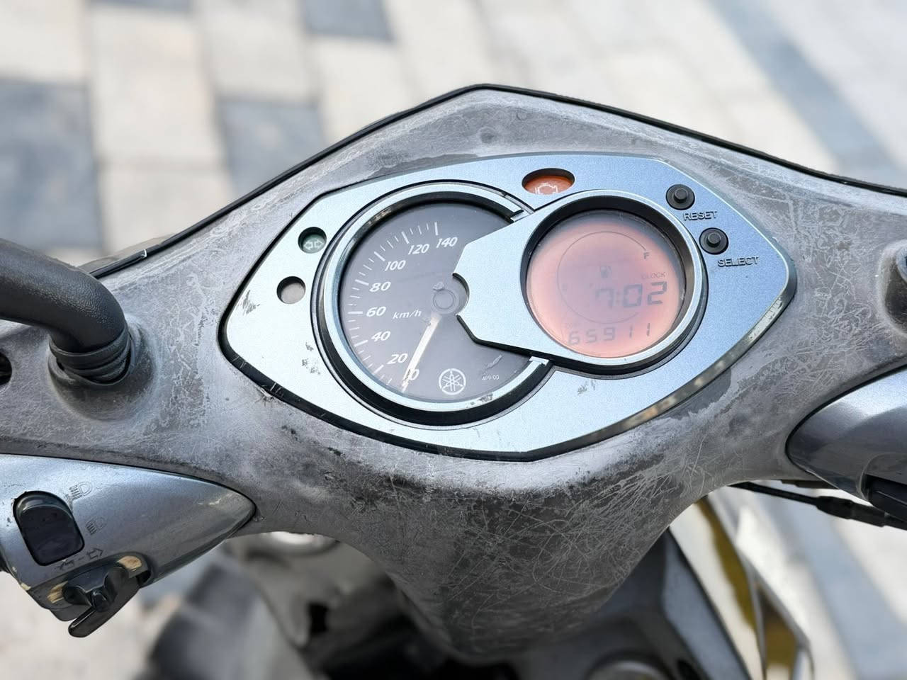 السلام عليكم دراجة للبيع سكنس فحل ياباني سكليتر خطين استان كهرائي قبق نفخ بلاديه كلة شغال سلف هندر كهربائيات اشاير لايت كلة شغال تخم تايرات جدد دهن جديد جيب فيتر وفحص  السعر (850) عنوان بغداد الكرخ إلا تصال ***********
