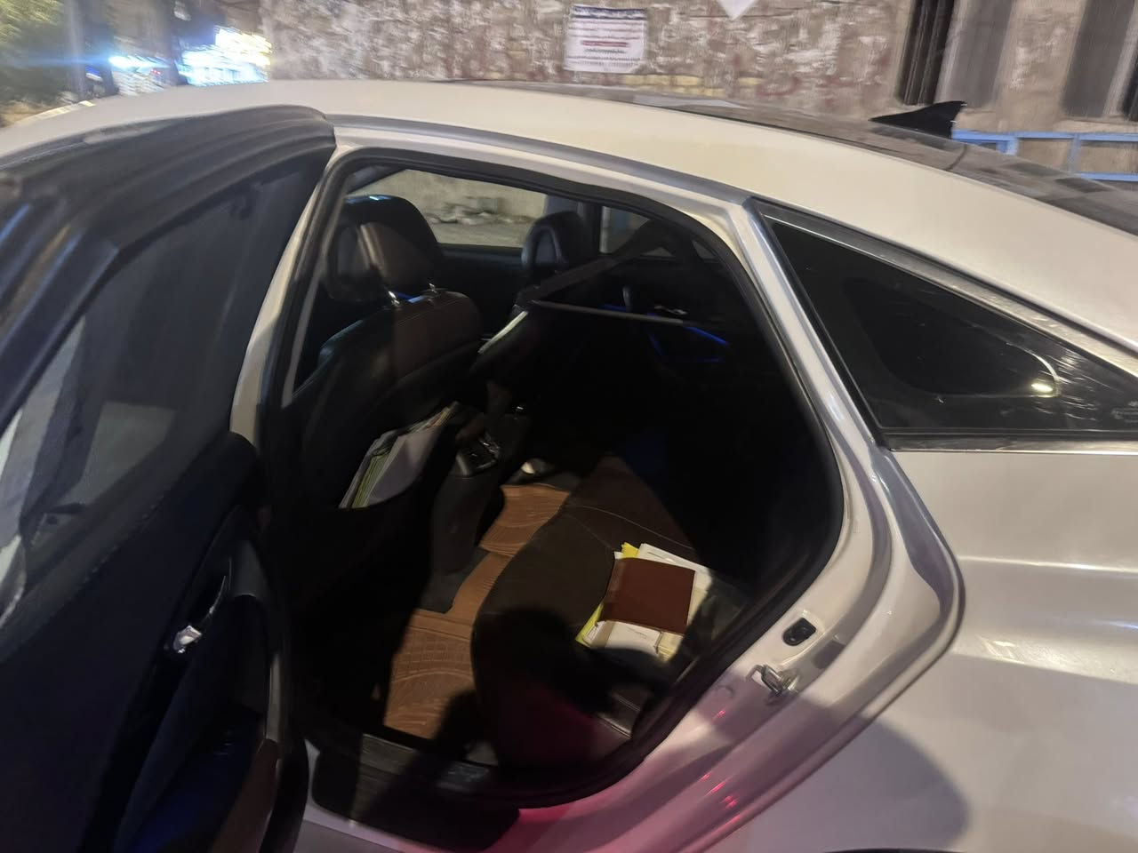 ازيره للبيع موديل 13  vip لون ابيض صدفي بيها 3 قطع تدفئه تبريد كير مكينه نعمه سياره مال جناي مكان كربلاء مراوس حسب القناعه السعر 105 وبيها مجال قليل 
هـ/ ***********
