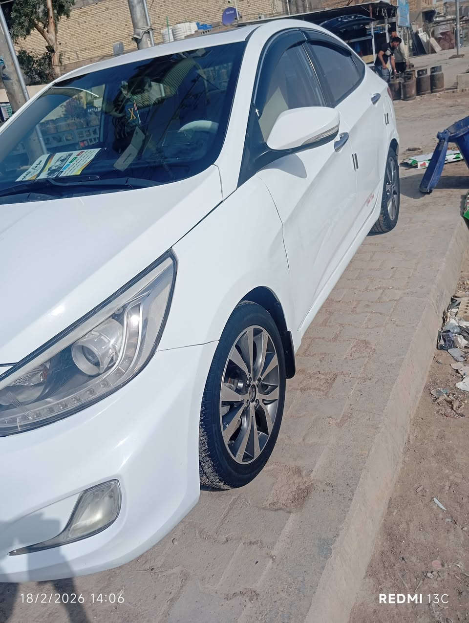 سلام عليكم كسنت موديل 16مكينه وكير مكفولات حدادي جديده تخم تاير جديد رقم كربلاء مكان كربلاء خليجي 1600 دوخل جديده شاشه كامره بيه قطعتين بدون دواخل *********** سعر 98 وبيه مجال
