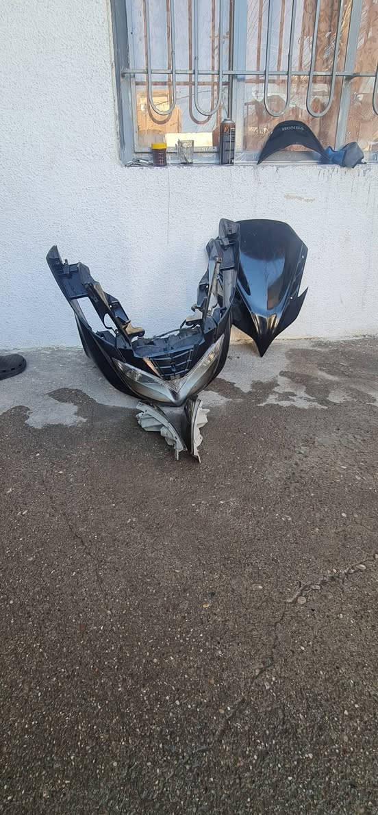 بجم كامل مع اشاير ومع لايتات مال دراجه ماجسته ملي جراند اس 400 نظيف كلش السعر 30,الف وبي مجال موصل جانب الايسر
‎0781 764 1750
