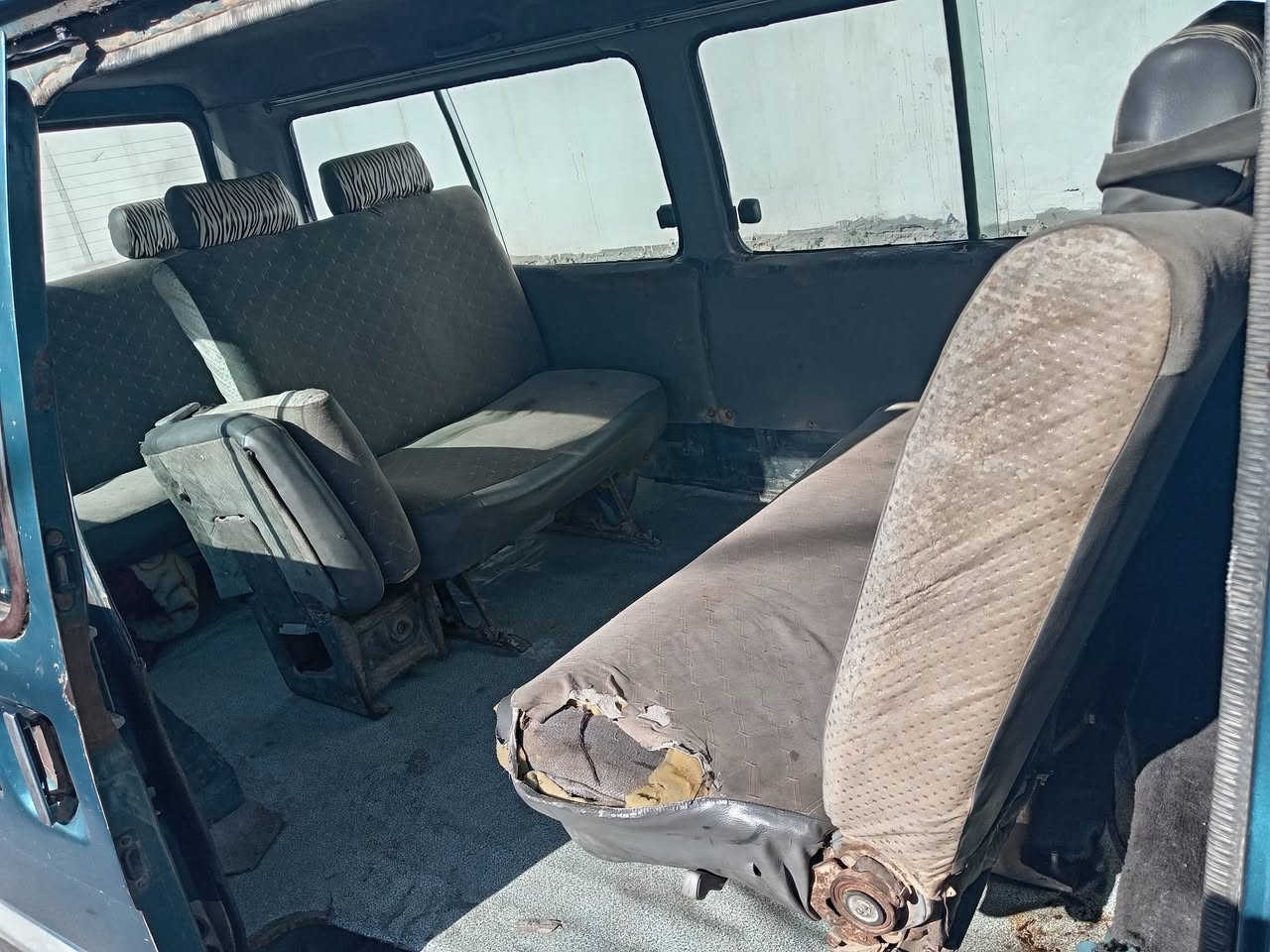 للبيع ٩٥ محرك مجفت جديد كير نضيف اكسن نضيف تخم تاير باتري جديد سياره معمره ١٠٠ ١٠٠  تحويل فقط سعر ٣٠ بغداد حي العدل ***********
