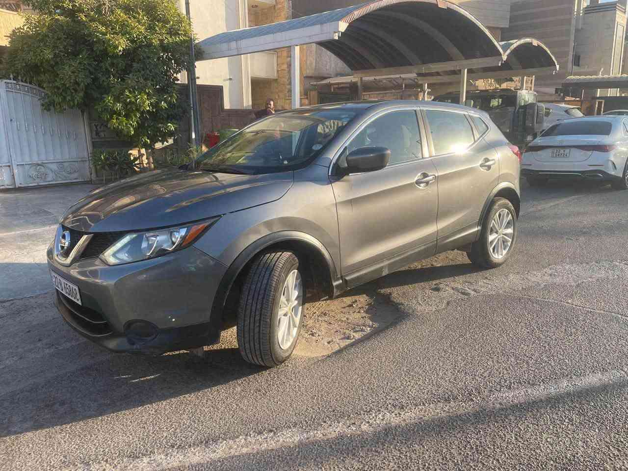 نيسان روج ماشية 57000 كم بدون حادث المواصفات: مفتاح عادي قفل سرعة كامرة خلفية بلوتوث السعر 12500$ للاستفسار الاتصال على الرقم ***********
