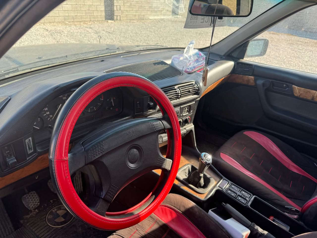 سلام عليكم بي ام 525 اصل و فصل موديل 92سياره ما ناقصله اي شي تبريد تدفيه فتحه سلايت طخه خلفي كبس بدون ظرر بجم بيه ظربه سنويه لحد 26 بعده ما منتهي سياره باقي ع بيلاد مابي لا خياس ولا واير جطل سياره كلش نظيفه 4 جام كرباي لا صرف ولا بغار شرط كير محرك رقم سليمانيه سعر 55 و بي مجال بصيط رقم الهاتف *********** مكاني كركوك Singapore
