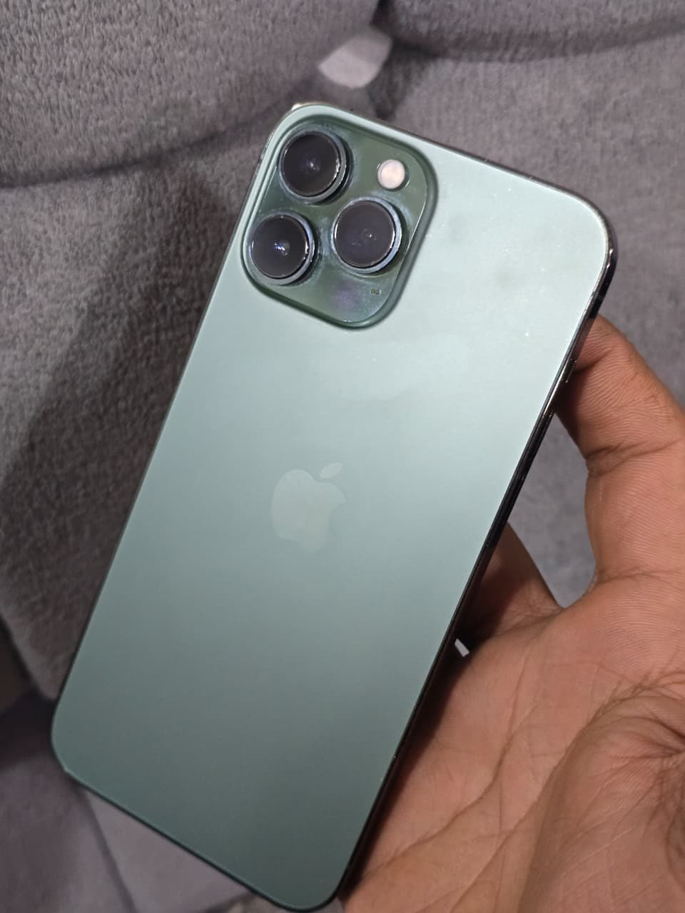 سلام عليكم
للبيع او مراوس 
١٣برو ماكس 
شرق اوسط 
موبايل كفاله من زلغ
سعر 750
مكاني كربلاء
***********
