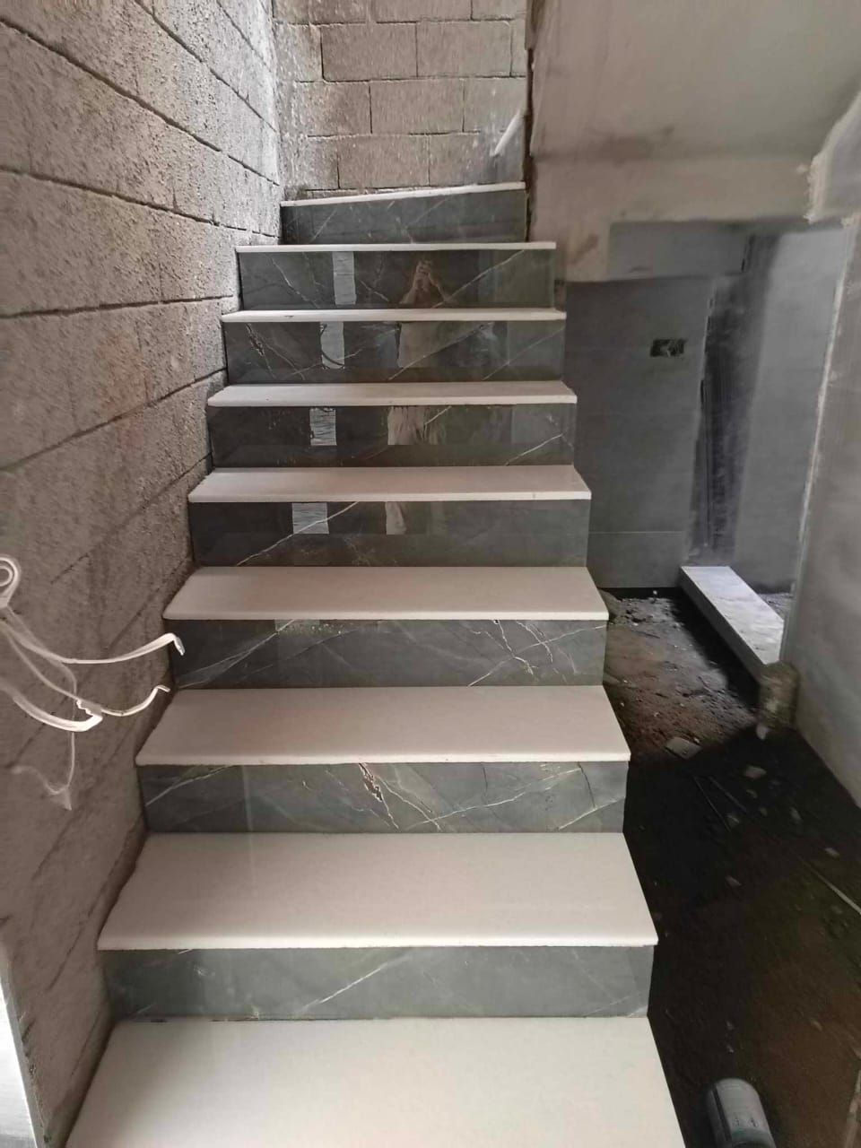 كادر متفرغ ارضيات شغل شرط هندسه 
***********
***********
