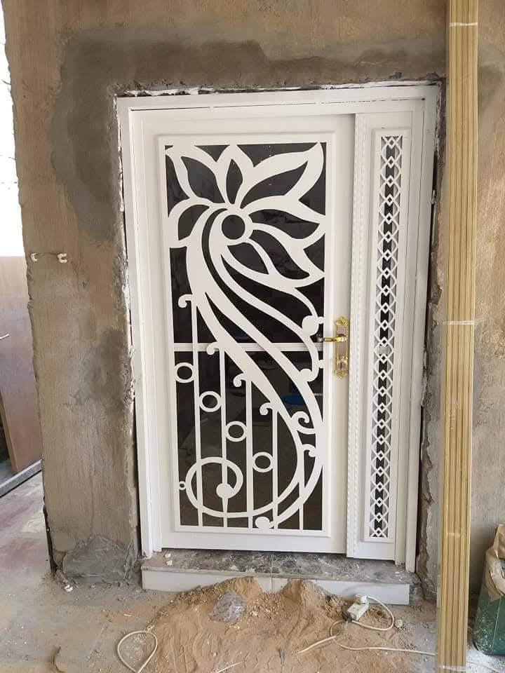 السلام عليكم حداد متجول تصليح بيبان وشبابيك وشد سقايف اي شي عندك تصليح بالبيت يخص الحداده اتصل واجيك للبيت *********** ابو محمد الحداد
