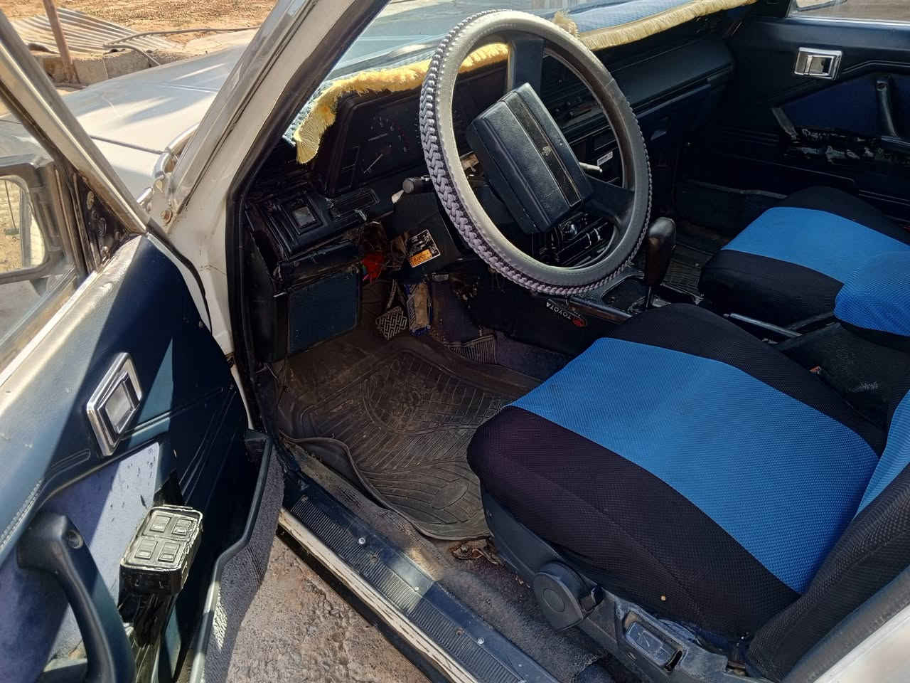 سوبر موديل 85 رقم الانبار مشروع وطني سنويه عظم لسنه 28 كير محرك بطه شرط داخل جديد طخم تاير جديد صدر جديد كهربائيات شغاله مسجل شغال السعر 30 وبيها مجال قليل ومراوس يرهم مكان السياره الشرقاط// *********** // ***********
