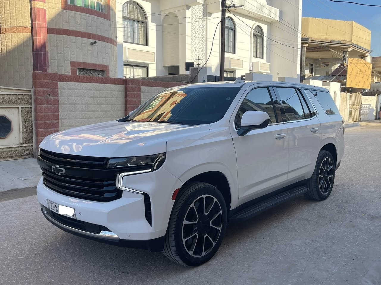 اللهم صلي على محمد وآل محمد
السلام عليكم تاهو  2023 امريكي فدرالي رقم اربيل الجديد 
شرط التحويل او وكالة وارد امريكي ضرر بنيد فقط وبيها بارد بسيط بالجاملغ  الباقي مكفول من الشخط والرصعات كما موضح بالسونار بدون اي دواخل شواصي مكفوله شرط ماشية 38  محرك 8 سلندر 5300 المواصفات •3 شاشات  بصمة تشغيل وأبواب تشغيل عند بعد  • كشنات كهربائية  السايق والصدر كهربائي بـ8 وضعيات. •كشنات ViP منفصل  بالكامل لتوسيع مساحة التخزين الخلفية • نظام دخول ذكي بدون مفتاح (Keyless Entry) • إضاءة داخلية LED • دعم Apple CarPlay وAndroid Auto (لاسلكي) • كاميرا رؤية خلفية عالية الدقة •اوتو هولد •كشنات كهرباء •رادرات اماميه وخلفية وجانبية • • فرملة طوارئ تلقائية. • • مساعد التوجيه. • إنذار المشاة الأمامي. • مساعد الإضاءة العالية التلقائي. • كاميرا خلفية • حساسات خلفية واماميه . • نظام StabiliTrak للتحكم الإلكتروني بالثبات السياره حلوه جديده جداً شوفتها كلش حلوه  السعر 385   للاستفسار *********** ومن الله التوفيق
