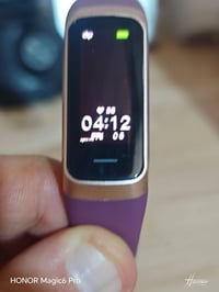 ساعة فت بت • نظيفه • قياس نبض