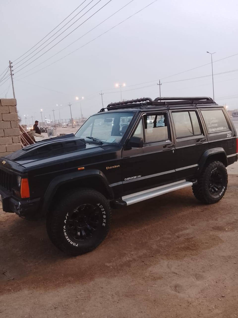 السلام عليكم
جيب شيروكي شخاطه موديل 91 محرك وكير بلادي كفاله فور ويل كير اوتو 
مكفوله ضربه خياس صبغ السياره وضع شركه رقم سليمانيه حداده جديده كهربائيات وضع شركه تخم تاير جبلي كل نقص مابيهة 
سعرها 45بيهة مجال الحاب يستفسر يتصل *********** مكانهة البصره الهارثه
