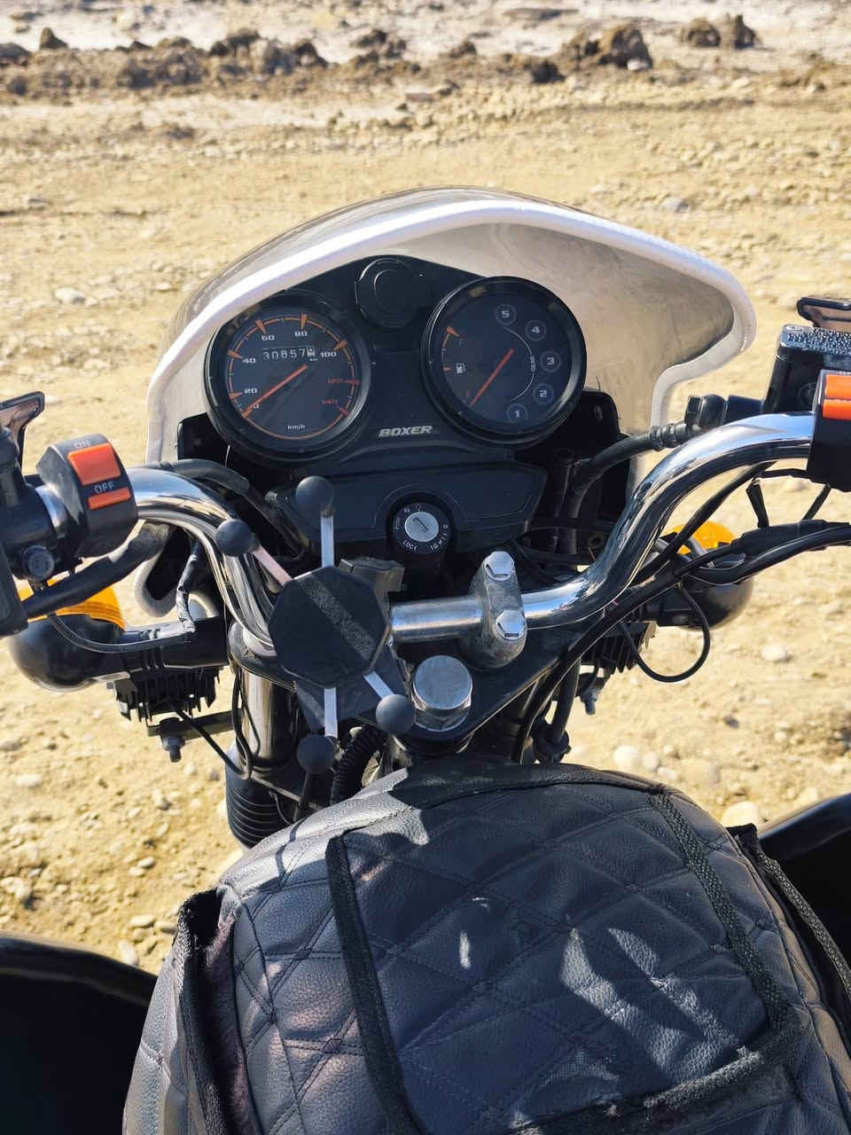 سلام عليكم 
بوكسر للبيع موديل 22 شهر 12
مكينه مجفته مره وحده تجفيت شركه 
مرقم سنويه 
السعر 1900 بيه مجال بسيط 
العنوان ماجديه 
متواجد خاص 
رقم ***********
