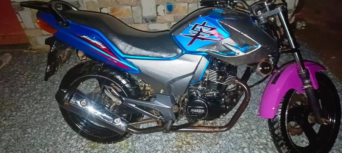 سلام عليكم
دراجه دايوان بانده للبيع اوراق موديل2016
دراجه نمشي بيها وطفت ماعرف عطلها
للا ستفسار اتصالع عل رقم 
***********
